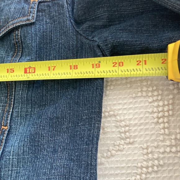 Cropped dark wash denim jacket - Picture 8 of 10